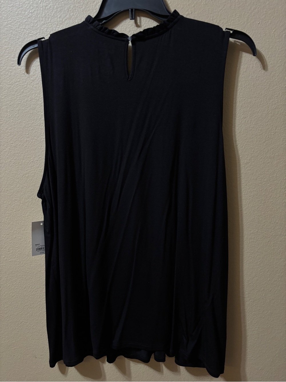 NWT Croft & Barrow Womens Plus Black Smocked Neck Sleeveless Tank Top 2X - Picture 2 of 5